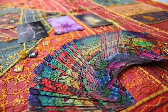 cartas coloridas de tarot y videncia