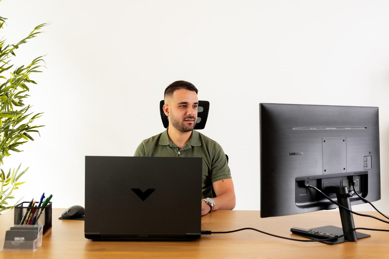 Claves para un sitio web efectivo en Cádiz: diseño, SEO y marketing unnamed 2025 12 01T162547.831