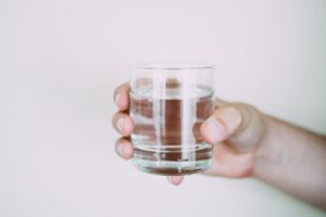 Hidratación correcta: cuánta agua necesitas según tu actividad