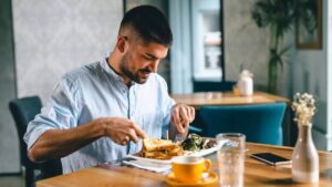 ¿Tu menú se quedó en el tiempo? Cómo actualizarlo sin complicar la cocina